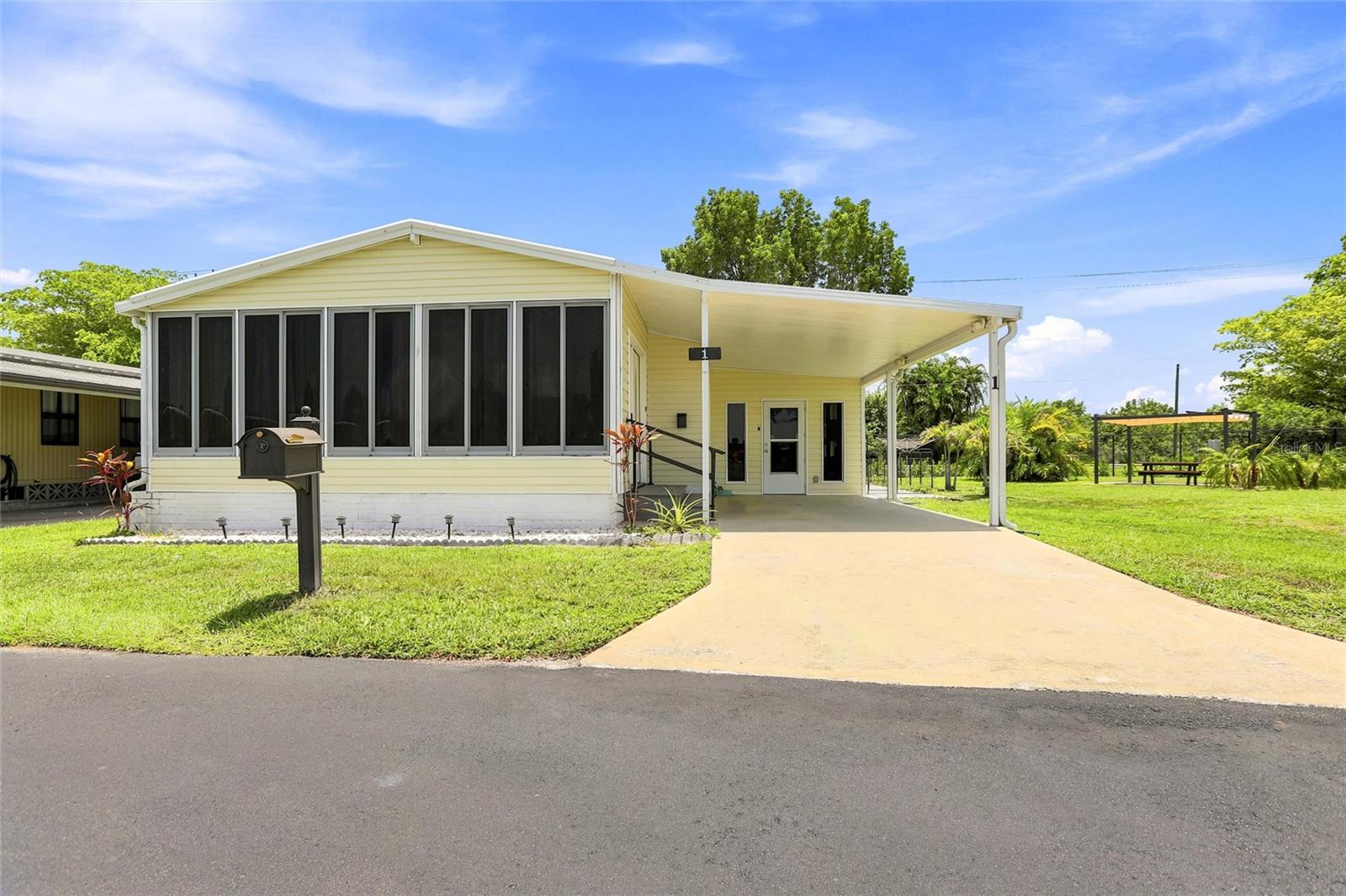 1 POINSETTIA DR, FORT MYERS, FL — photo 2