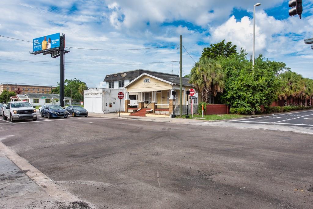 1406 N HOWARD AVE, TAMPA, FL — photo 13