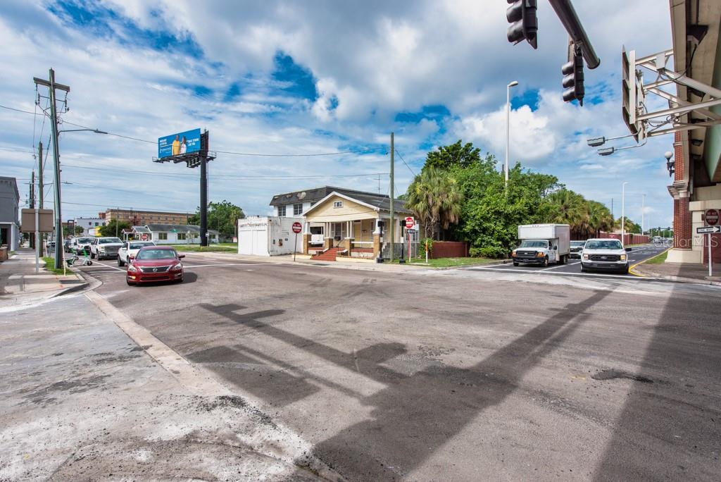 1406 N HOWARD AVE, TAMPA, FL — photo 14