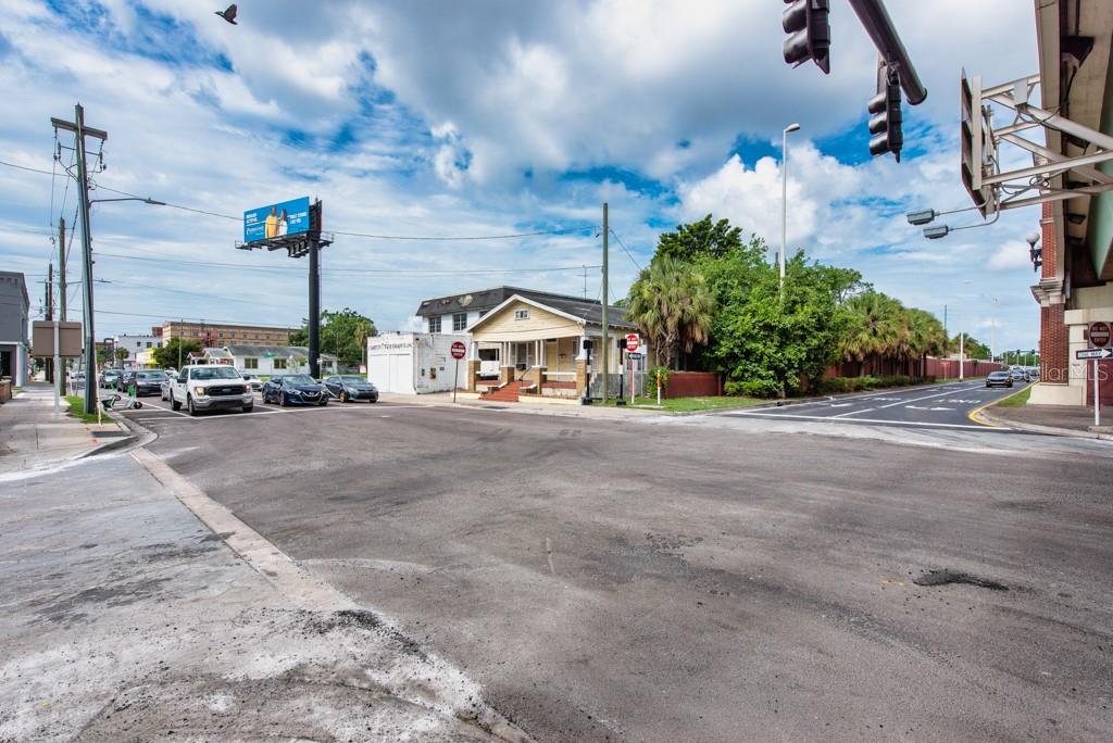 1406 N HOWARD AVE, TAMPA, FL — photo 15