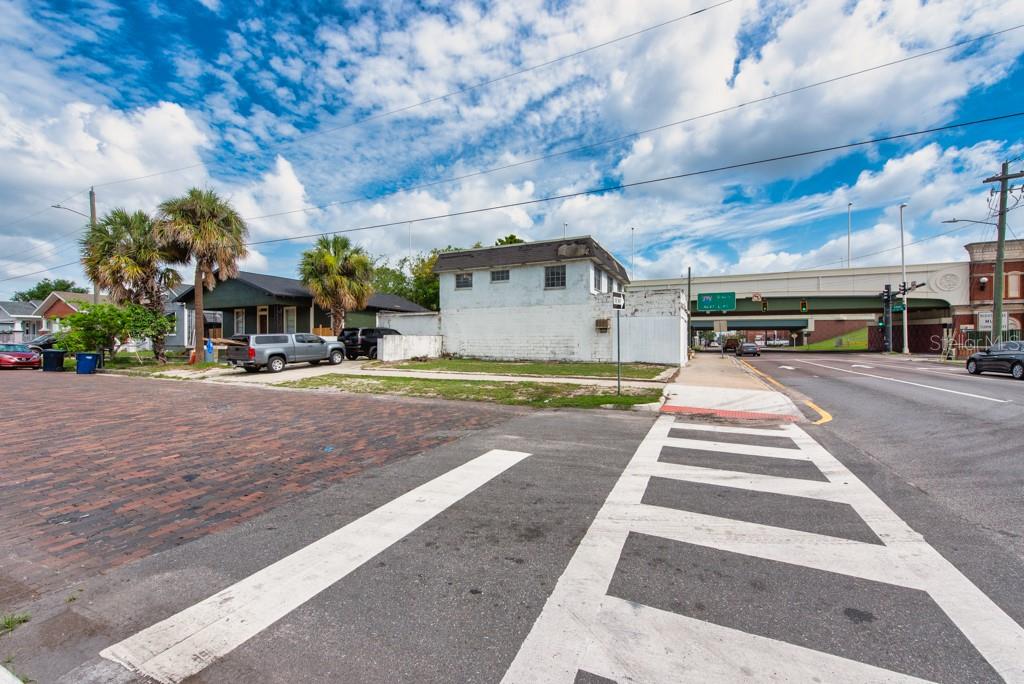 1406 N HOWARD AVE, TAMPA, FL — photo 21