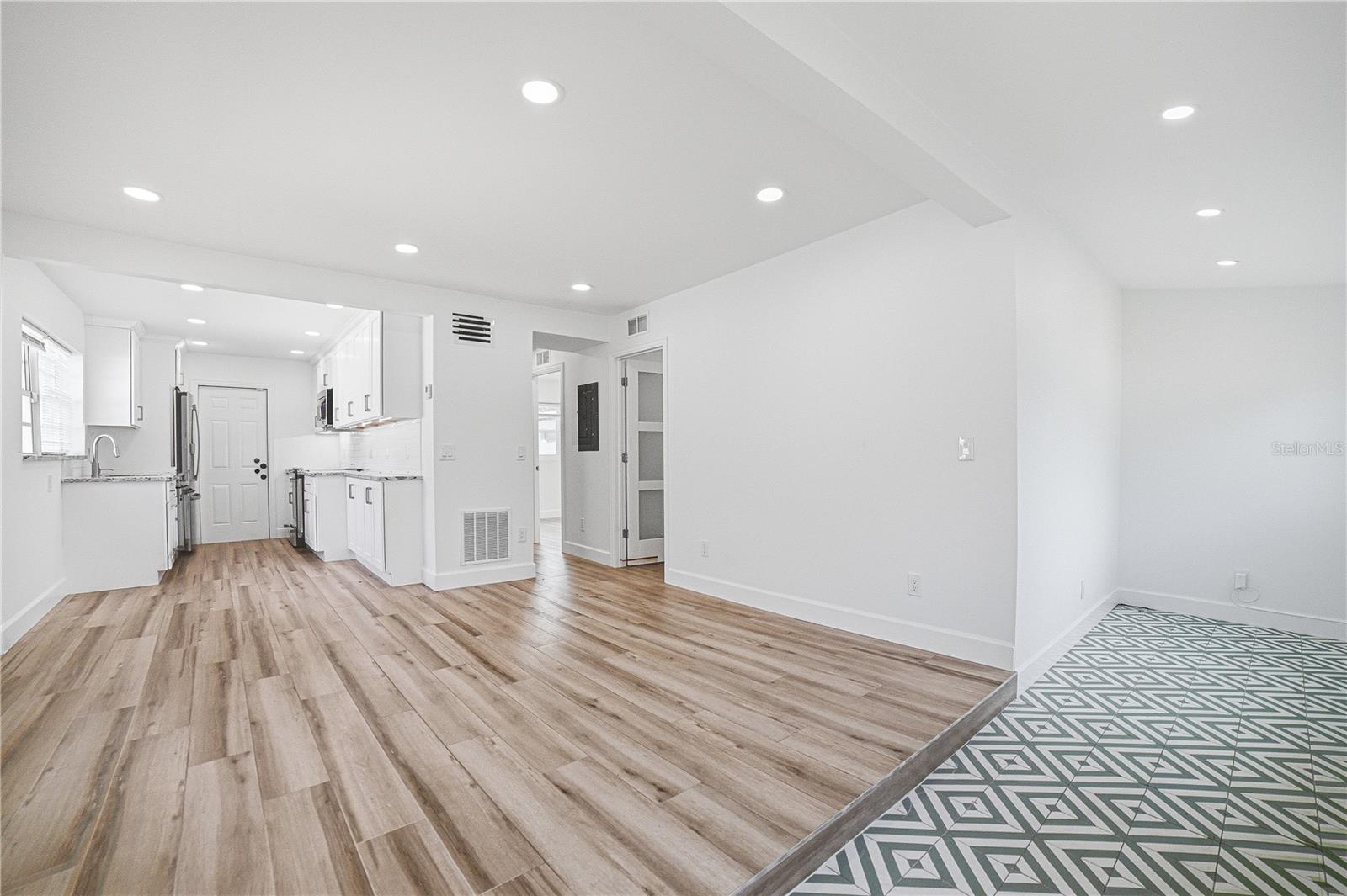 335 NE 12TH AVE, BOYNTON BEACH, FL — photo 3