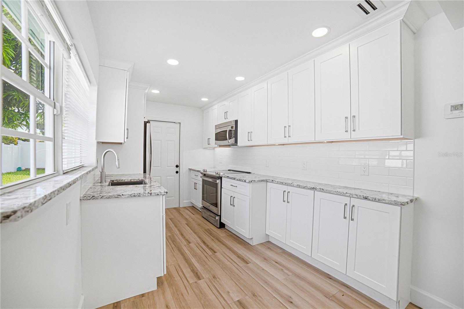 335 NE 12TH AVE, BOYNTON BEACH, FL — photo 6