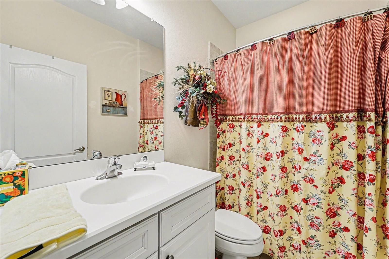 10202 HYANNISPORT LOOP, SAN ANTONIO, FL — photo 19