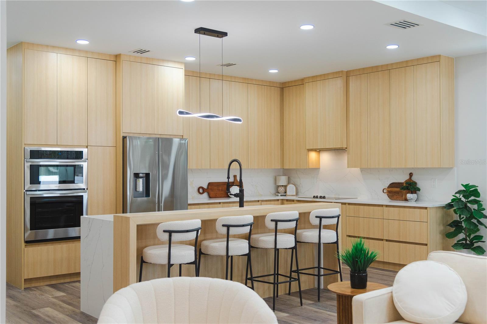 2714 W TAMPA BAY BLVD, TAMPA, FL — photo 3