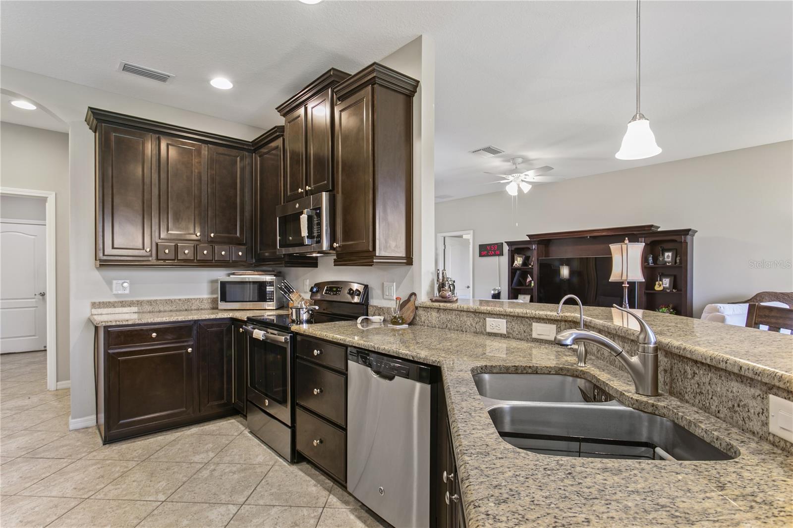 29255 GRASS BUNKER DR, SAN ANTONIO, FL — photo 28