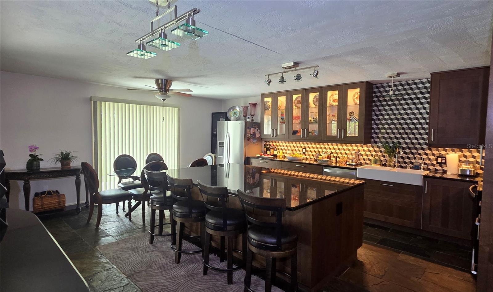 221 DADE AVE, SARASOTA, FL — photo 11
