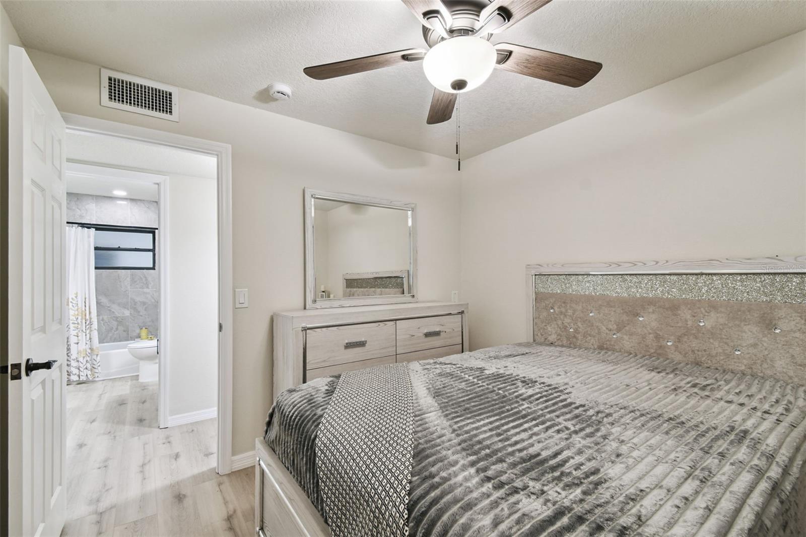 6551 S WEST SHORE CIR, TAMPA, FL — photo 15