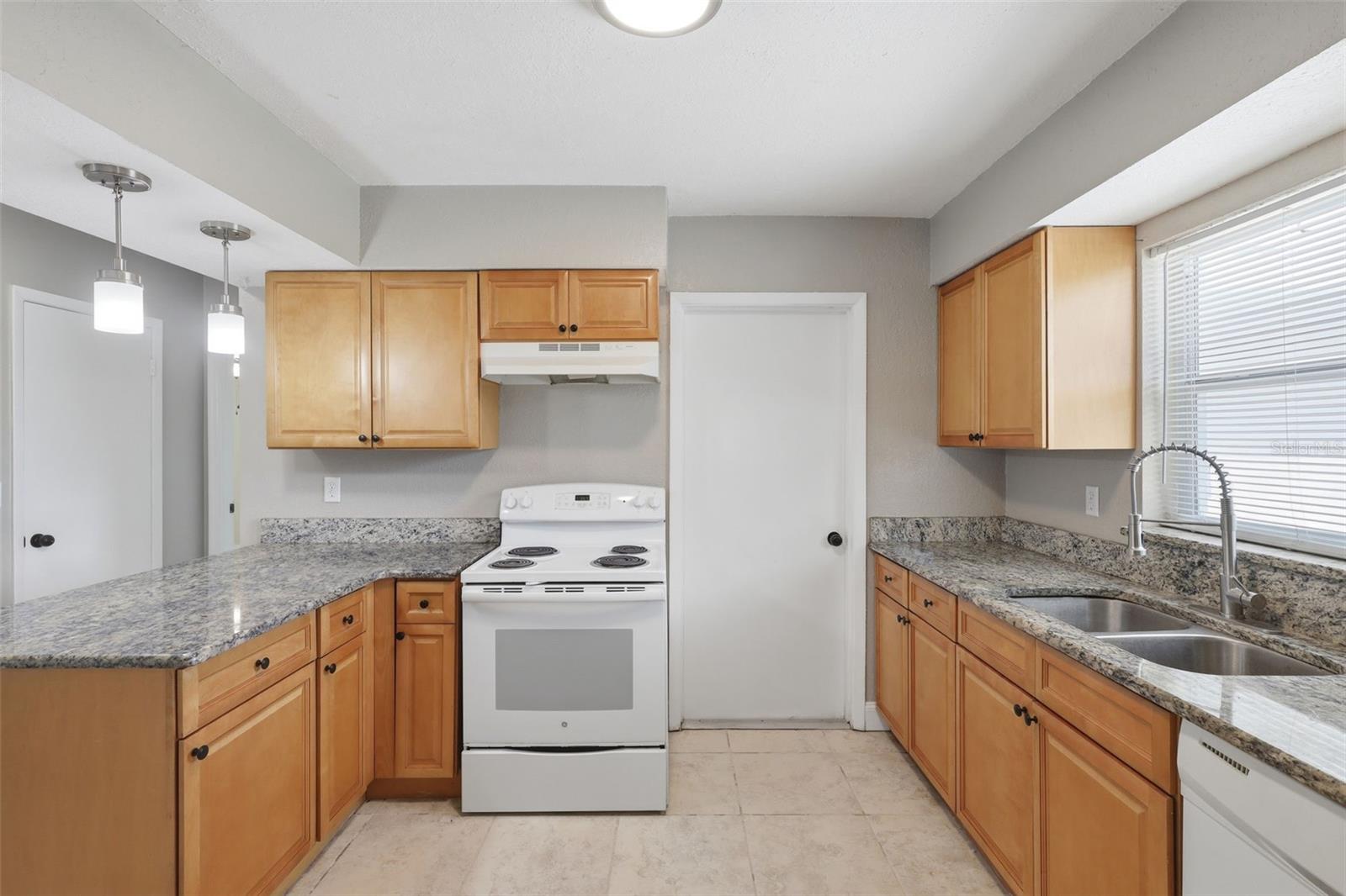 2852 ENGLISH DR, DELTONA, FL — photo 11