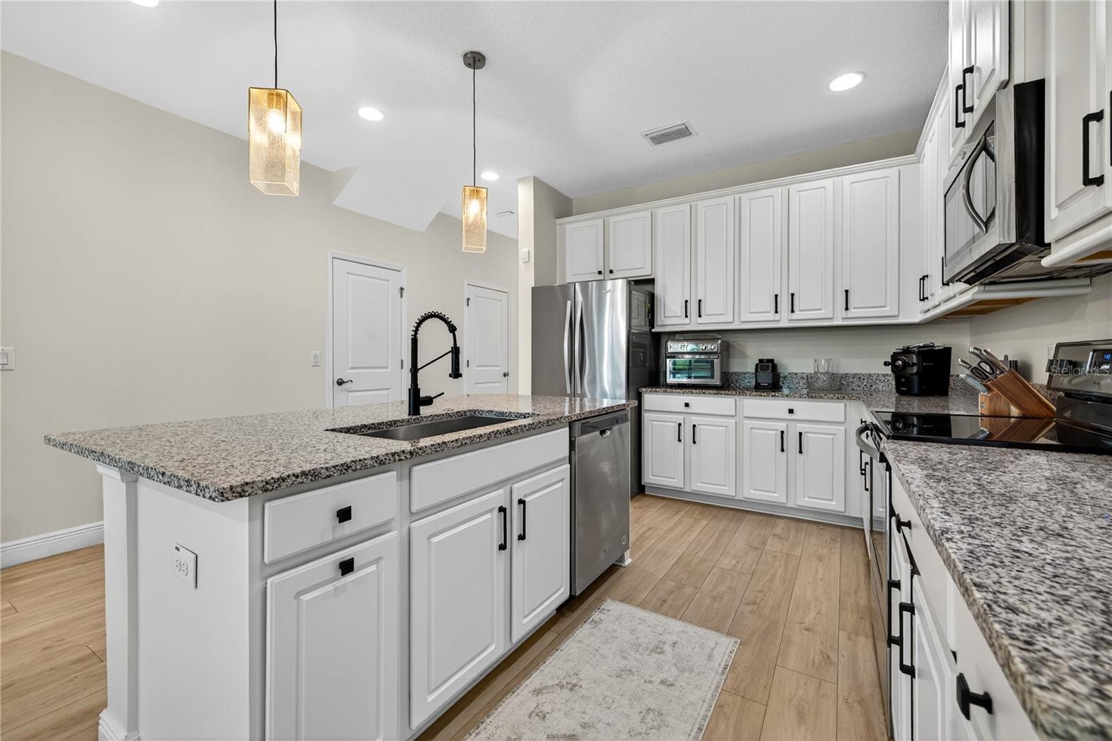 8128 MUDDY PINES PL, TAMPA, FL — photo 11