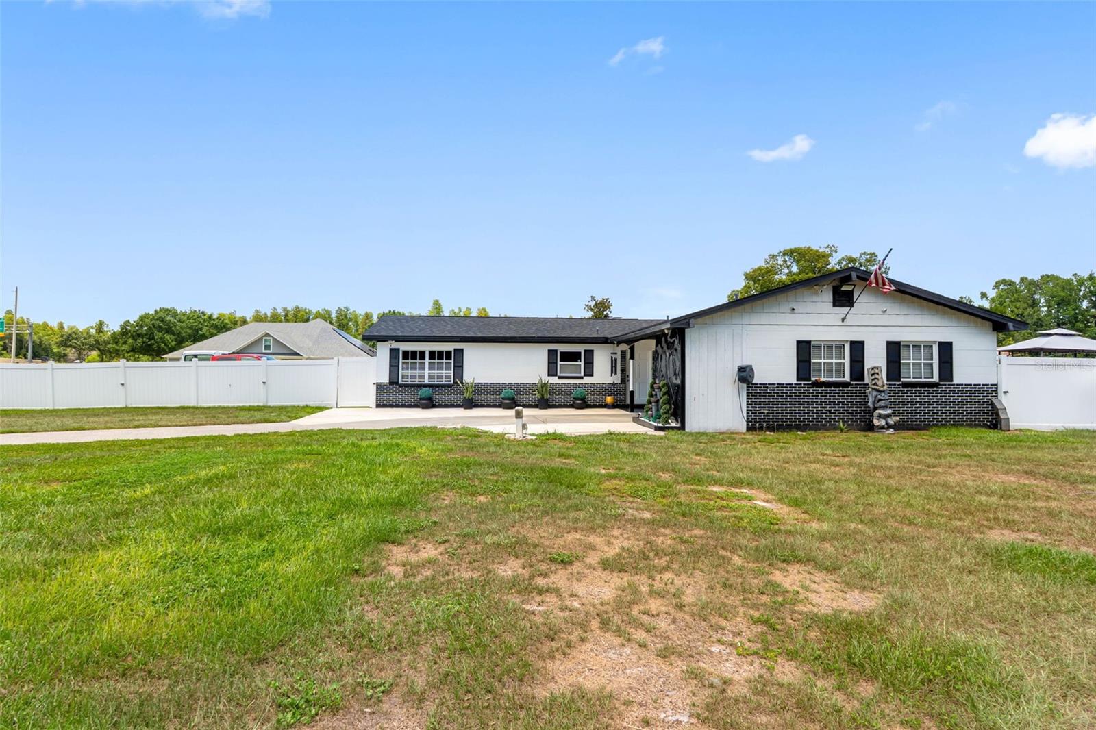 5515 LAKE LE CLARE RD, LUTZ, FL — photo 3