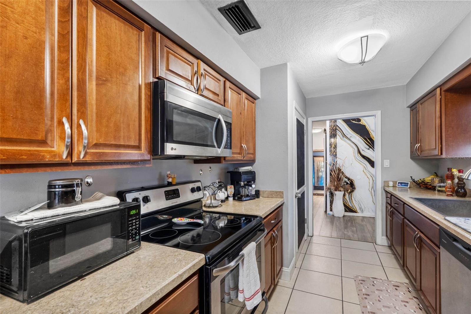 5515 LAKE LE CLARE RD, LUTZ, FL — photo 21