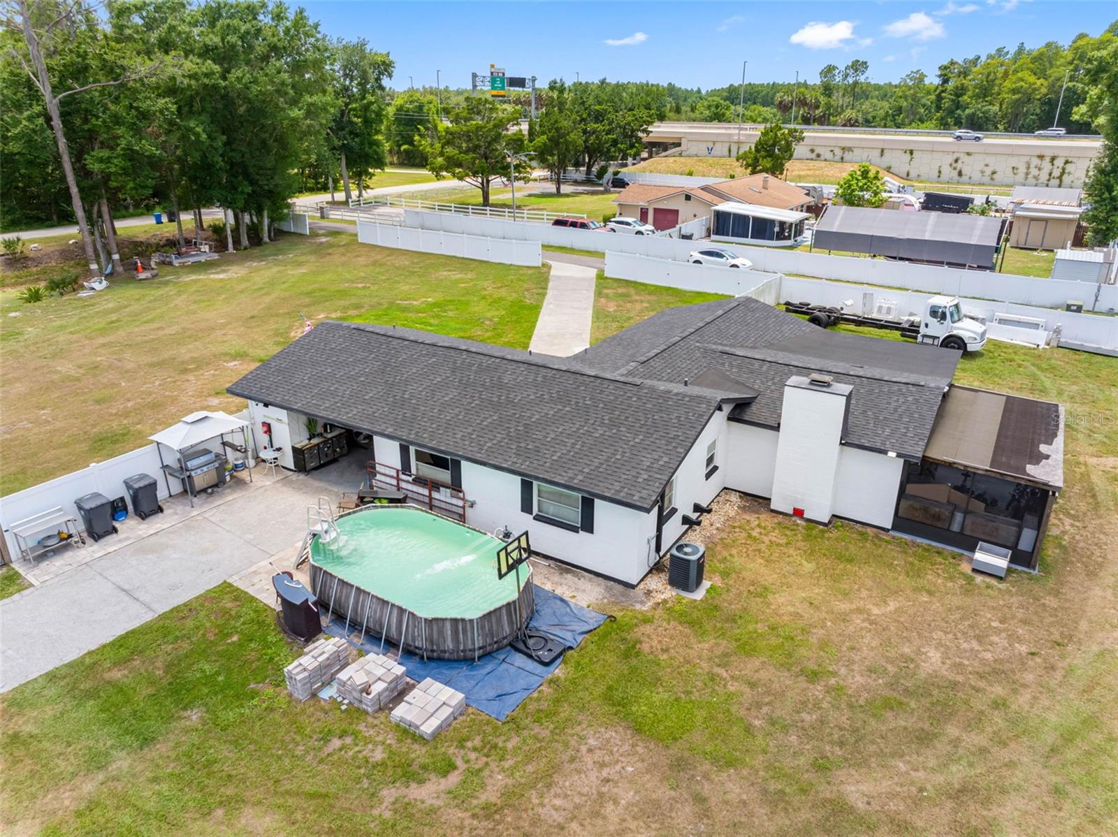 5515 LAKE LE CLARE RD, LUTZ, FL — photo 41