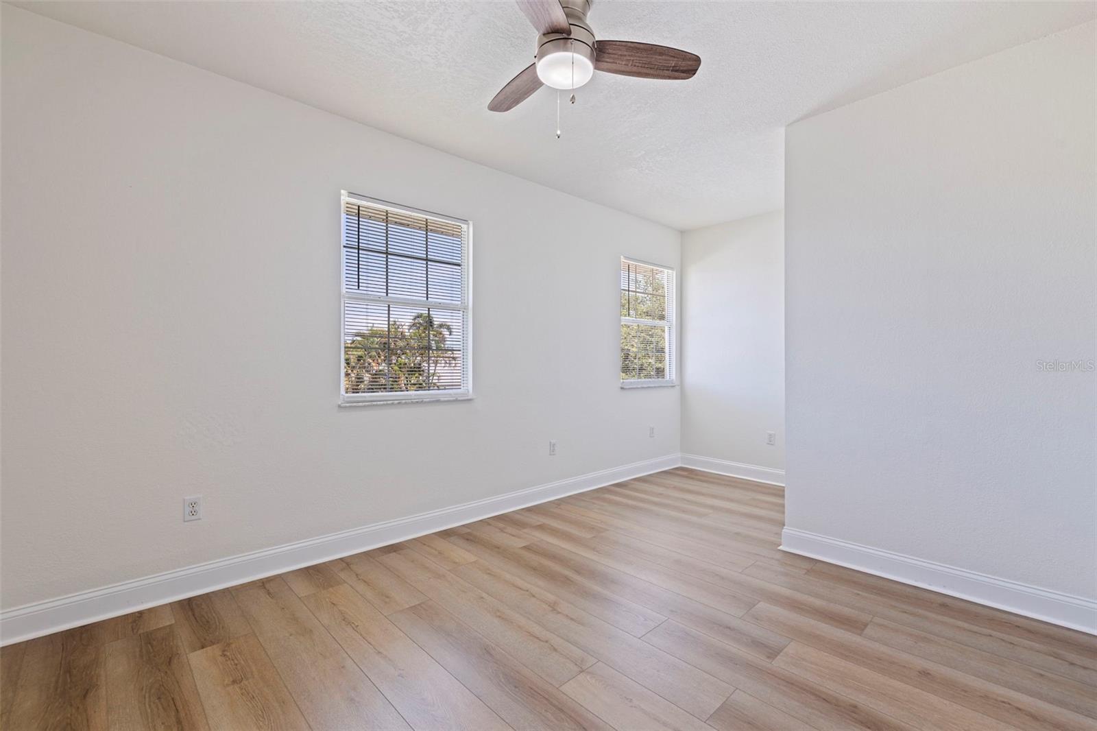 1470 28TH AVE N, ST PETERSBURG, FL — photo 25