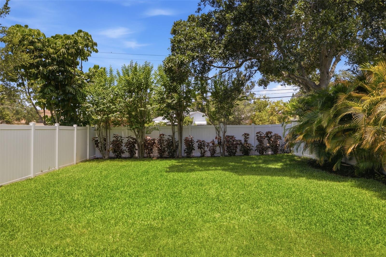1470 28TH AVE N, ST PETERSBURG, FL — photo 32