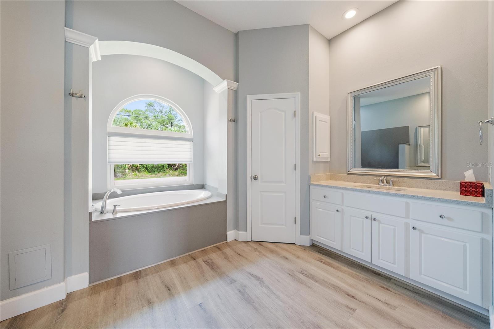 1052 EPPINGER DR, PORT CHARLOTTE, FL — photo 13