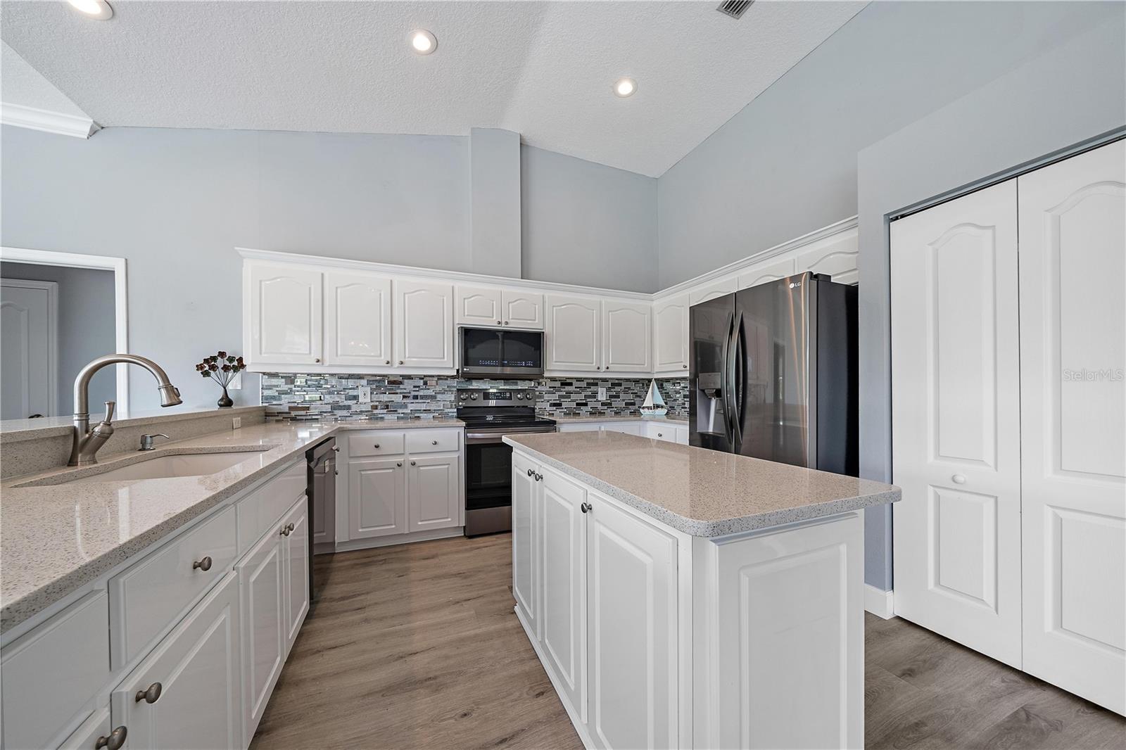 1052 EPPINGER DR, PORT CHARLOTTE, FL — photo 24