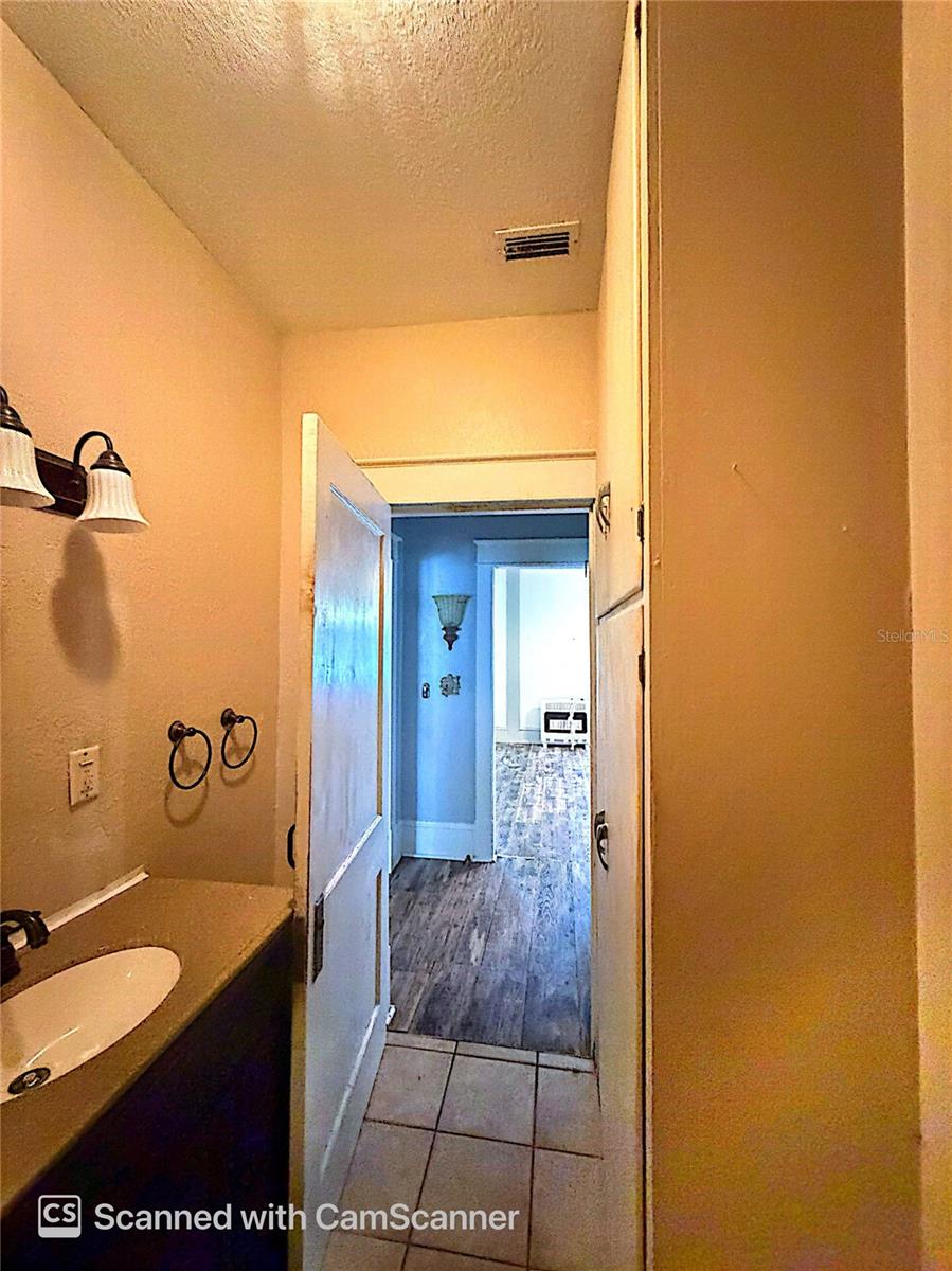 118 W DREW ST, PLANT CITY, FL — photo 36