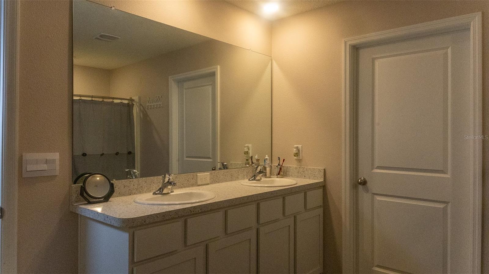 7819 SAIL CLOVER LN, ZEPHYRHILLS, FL — photo 18