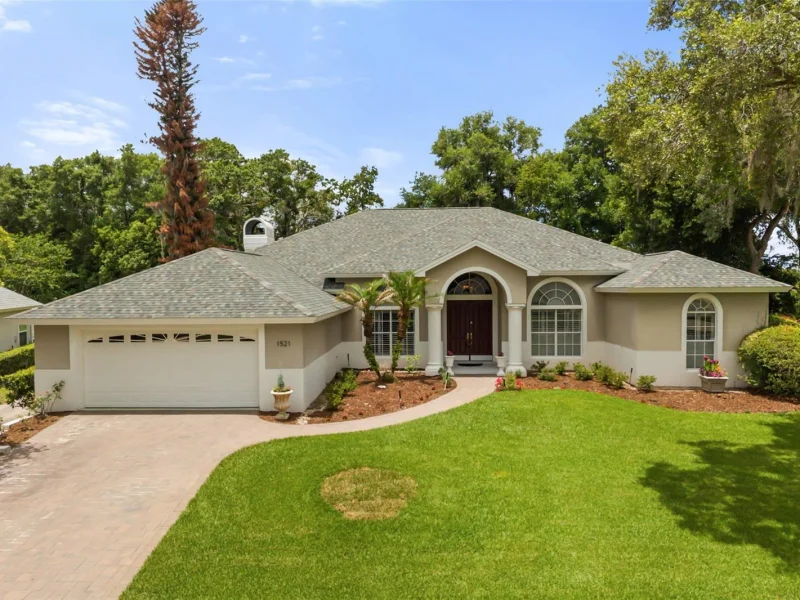 1521 EDGEWATER DR, MOUNT DORA, FL