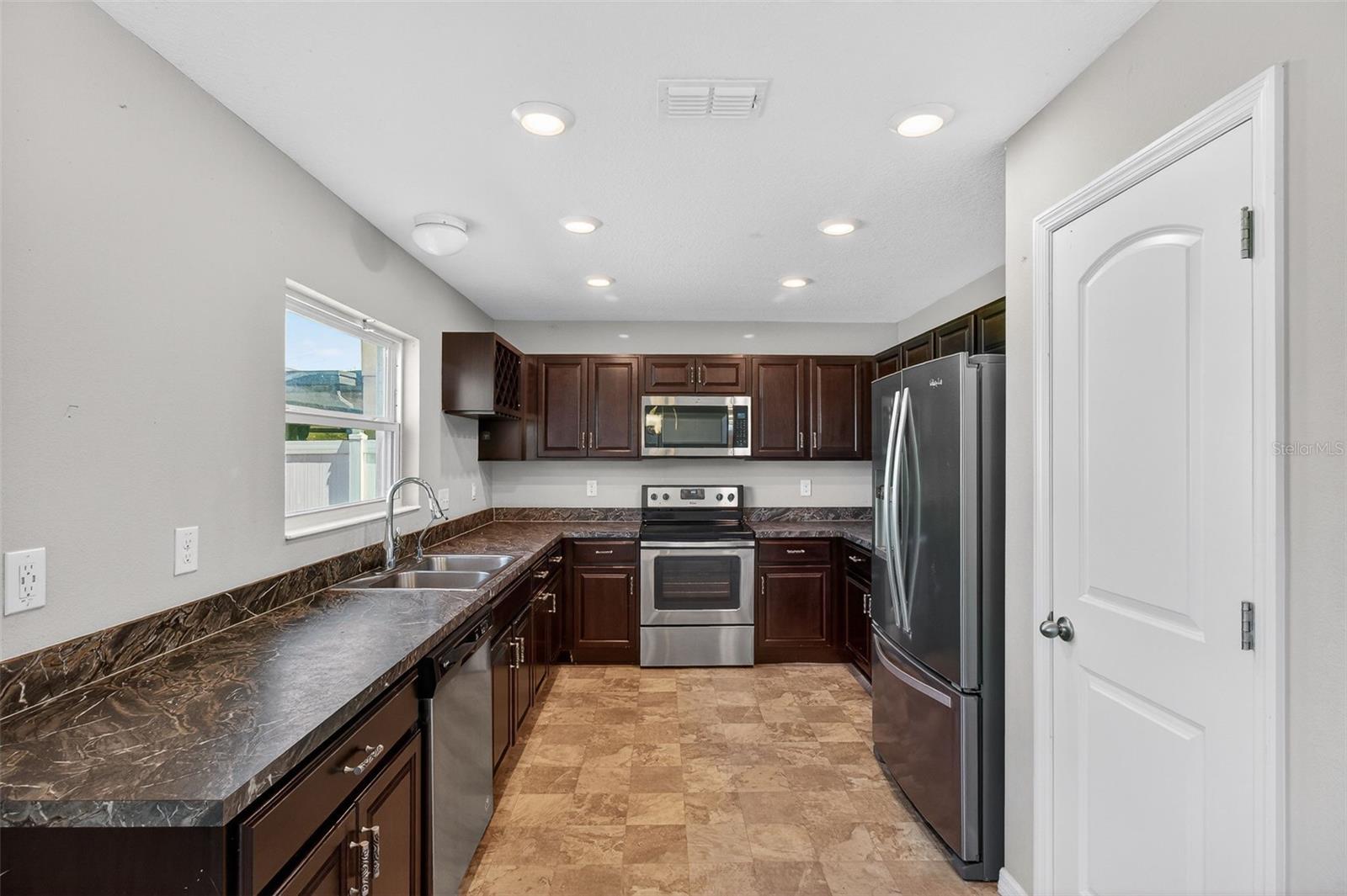 10405 LAGUNA PLAINS DR, RIVERVIEW, FL — photo 8