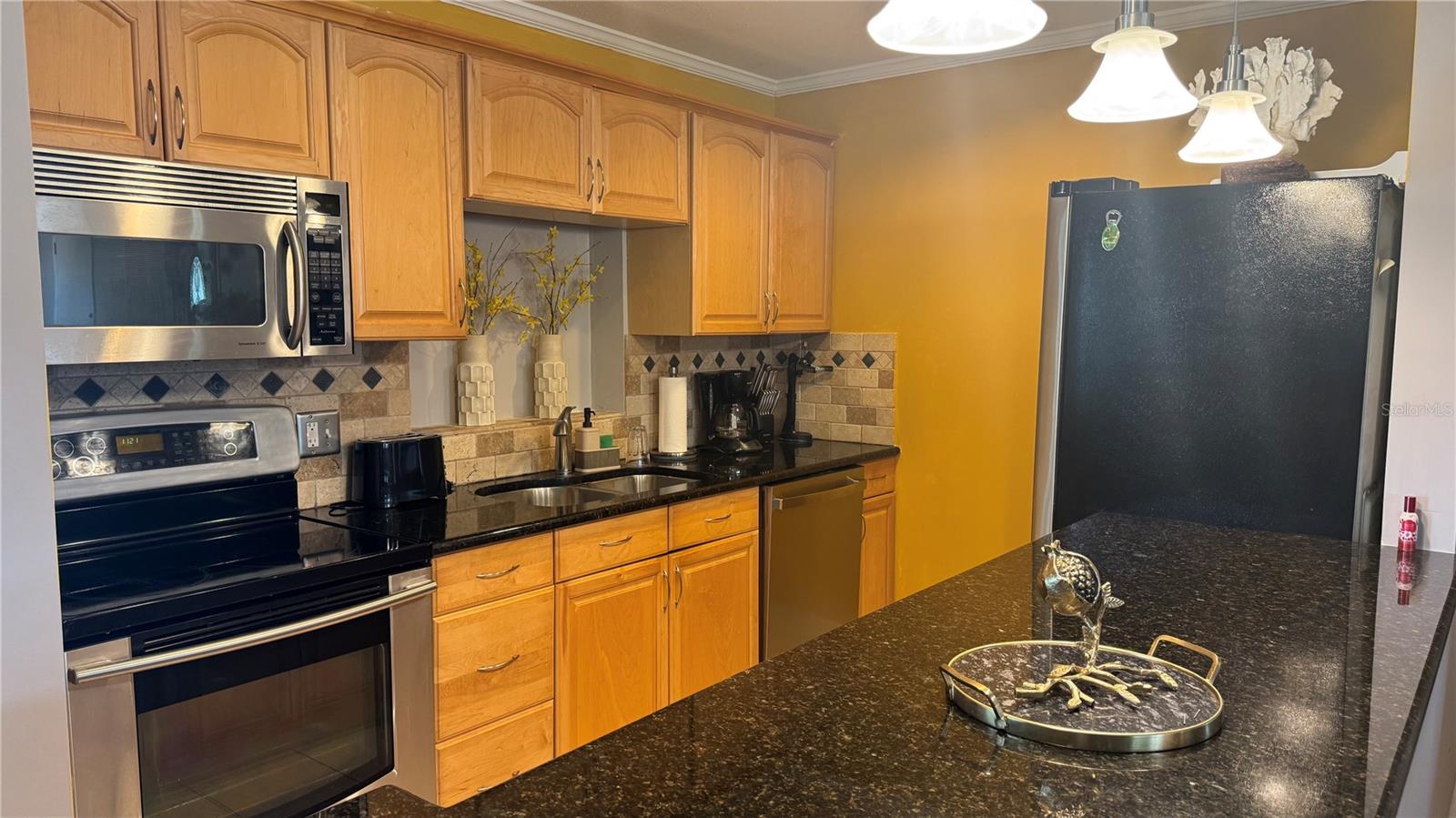 9652 COMMODORE DR, SEMINOLE, FL — photo 4