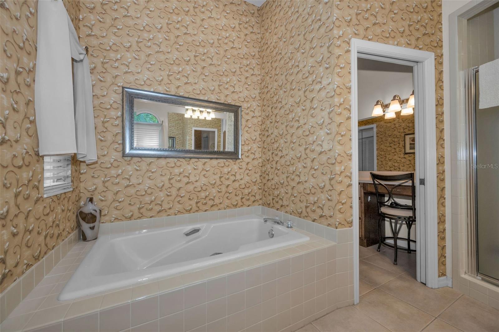 9904 OAKS LN, SEMINOLE, FL — photo 41