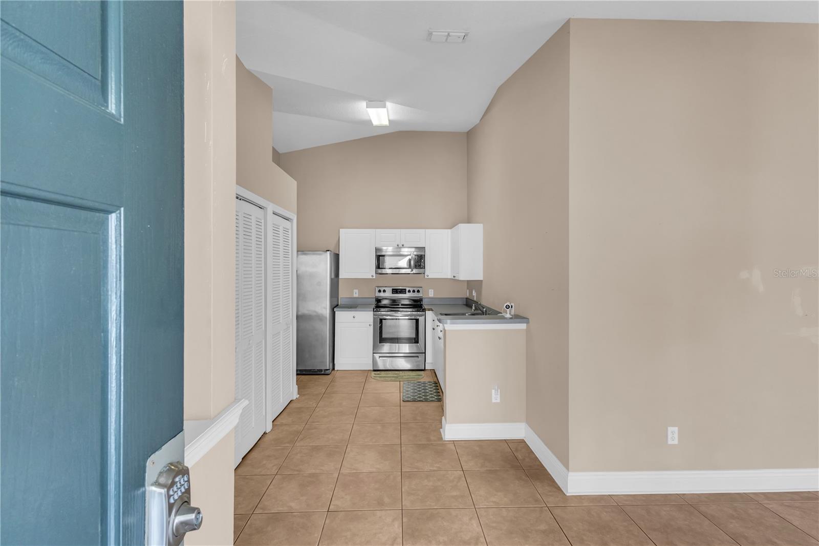 8810 GRAND PALMS CIR #B, KISSIMMEE, FL — photo 5