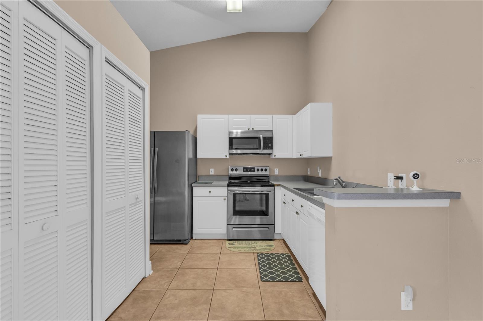 8810 GRAND PALMS CIR #B, KISSIMMEE, FL — photo 20
