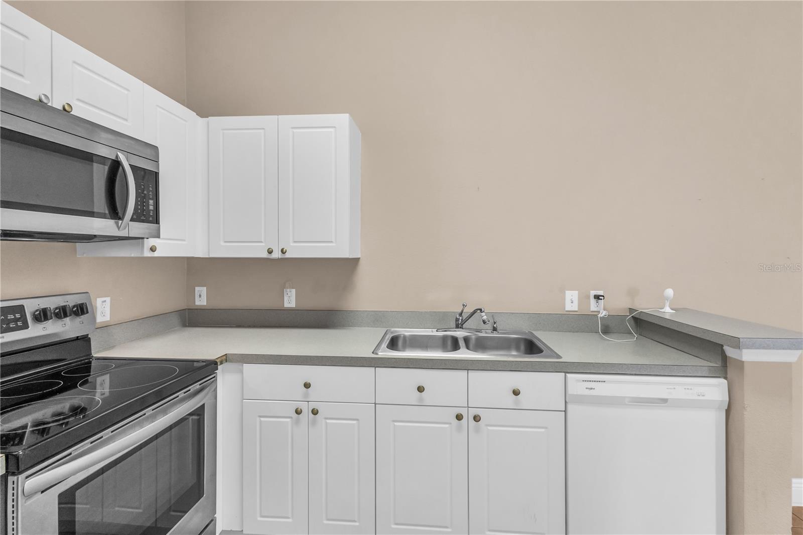 8810 GRAND PALMS CIR #B, KISSIMMEE, FL — photo 23