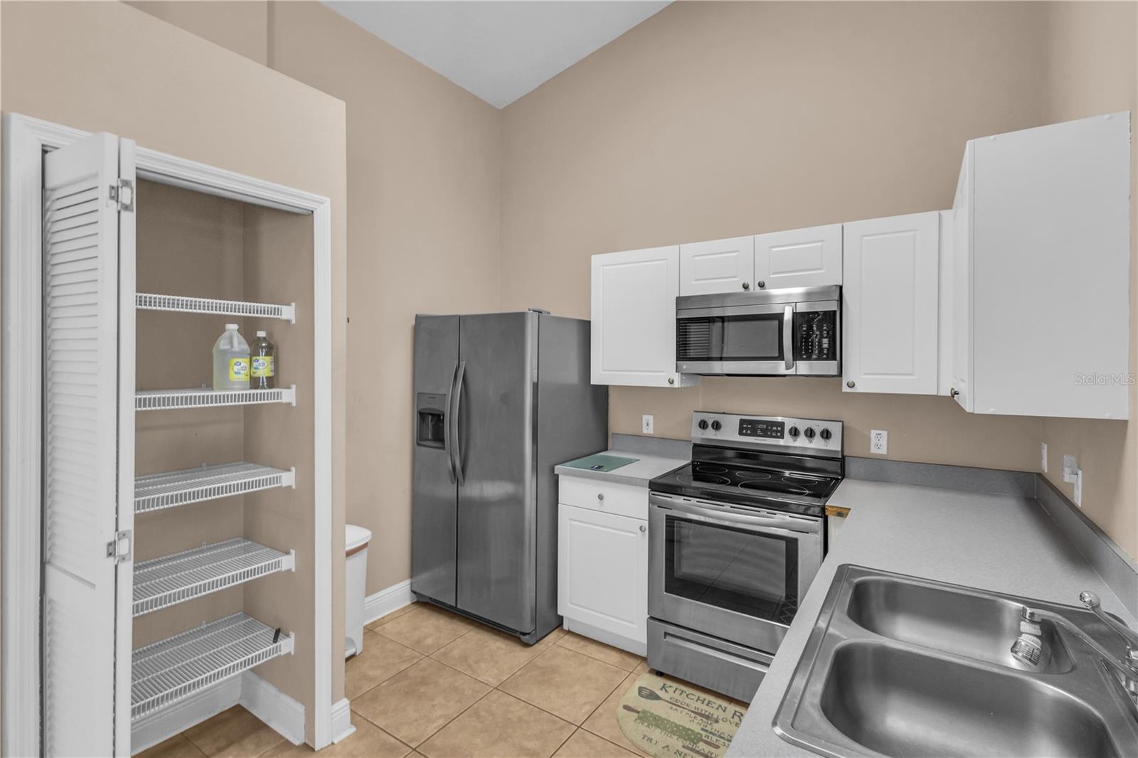8810 GRAND PALMS CIR #B, KISSIMMEE, FL — photo 24