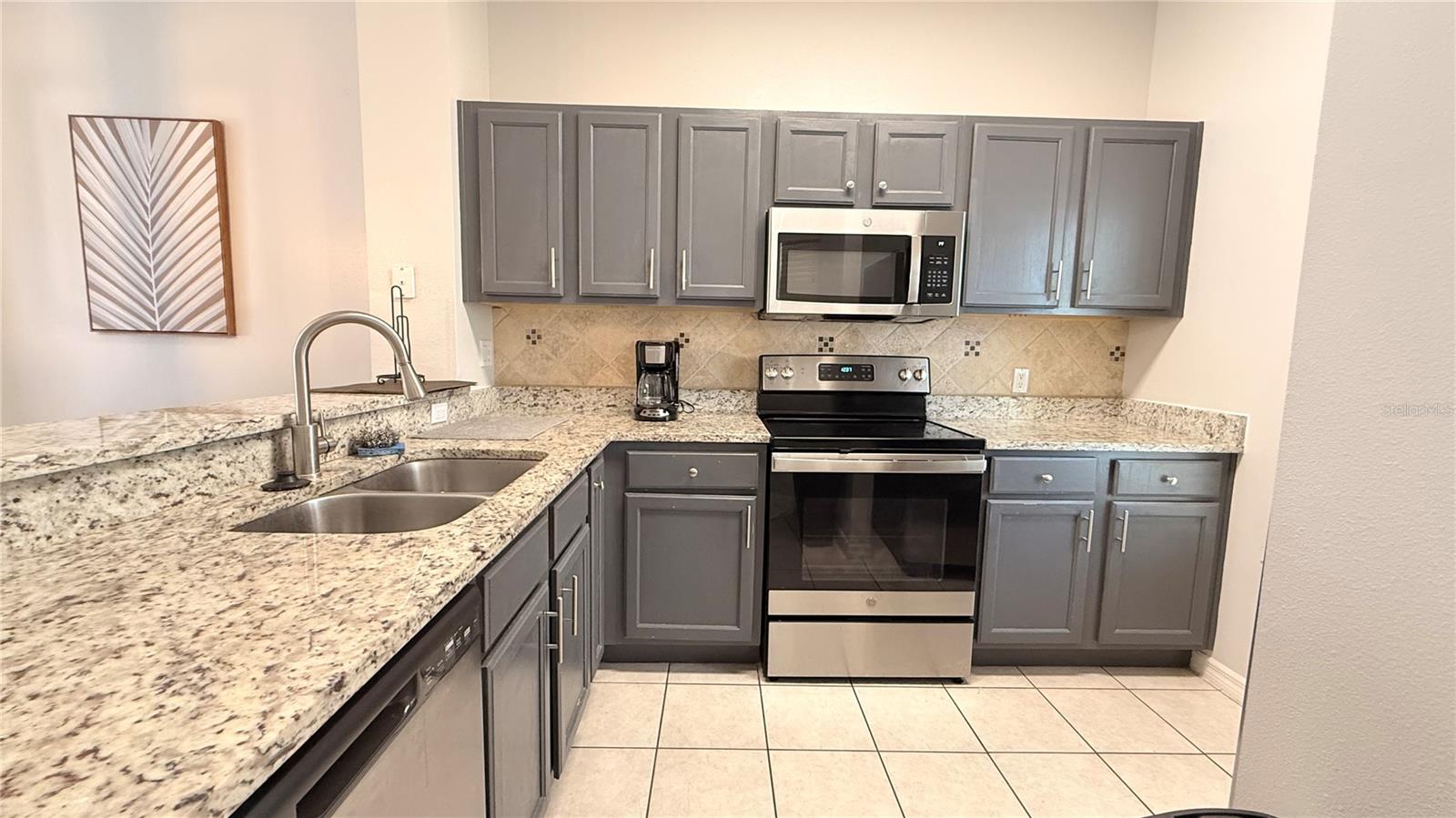 8517 BAY LILLY LOOP, KISSIMMEE, FL — photo 2