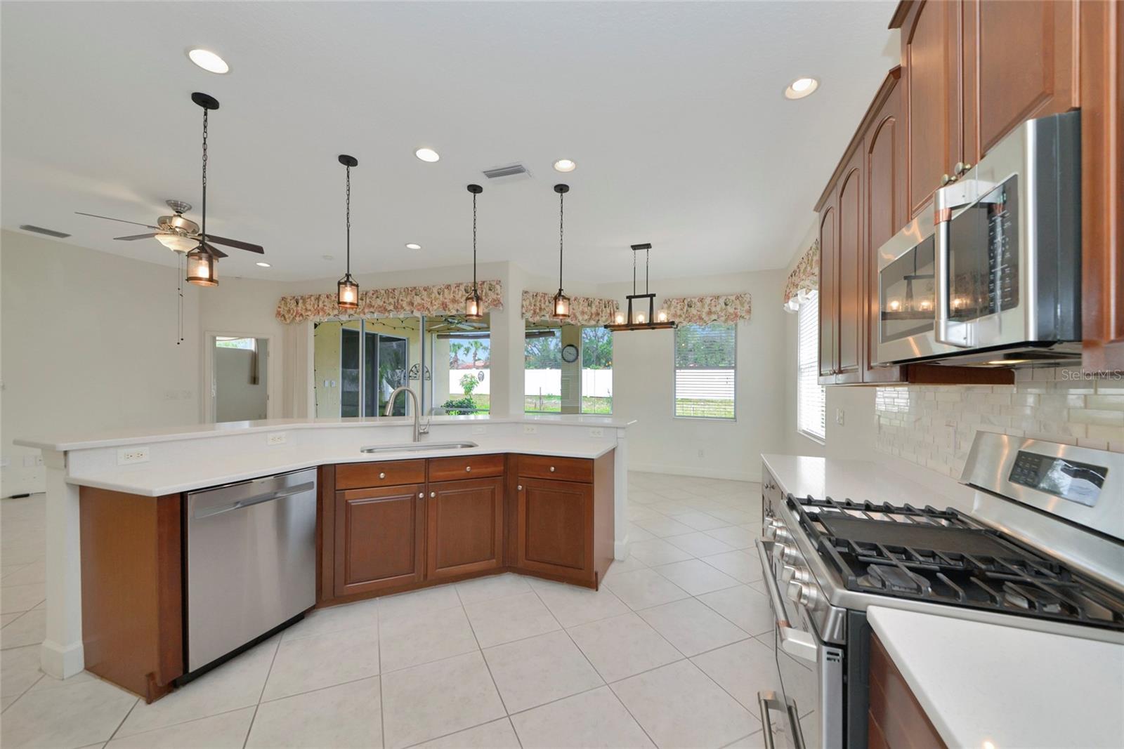 6841 74TH STREET CIR E, BRADENTON, FL — photo 7