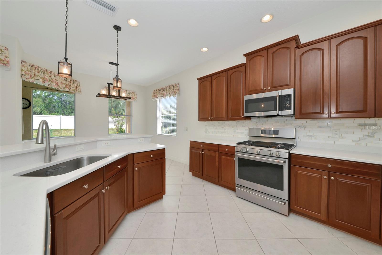 6841 74TH STREET CIR E, BRADENTON, FL — photo 8