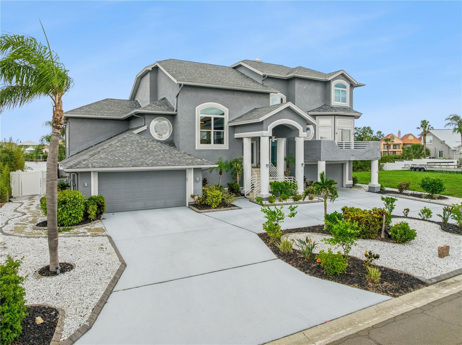807 CHIPAWAY DR, APOLLO BEACH, FL — photo 3