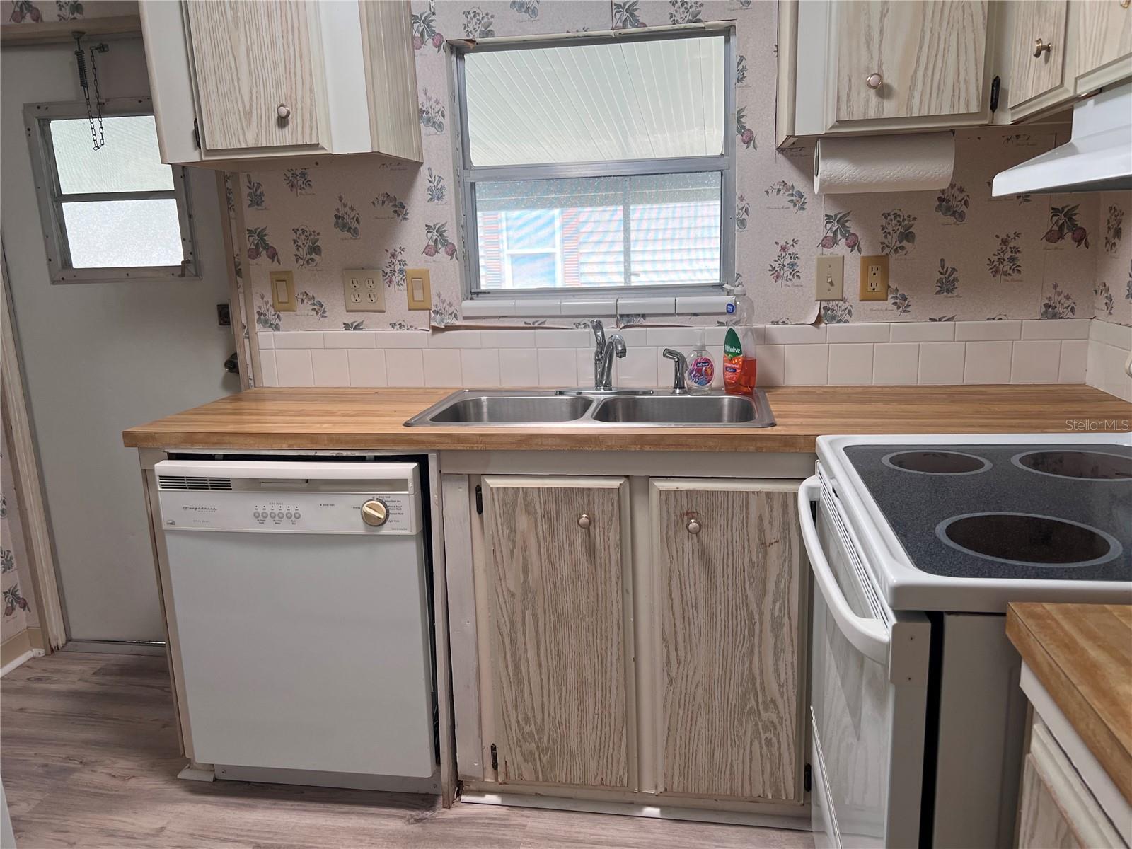 103 S FIJI CIR, ENGLEWOOD, FL — photo 13