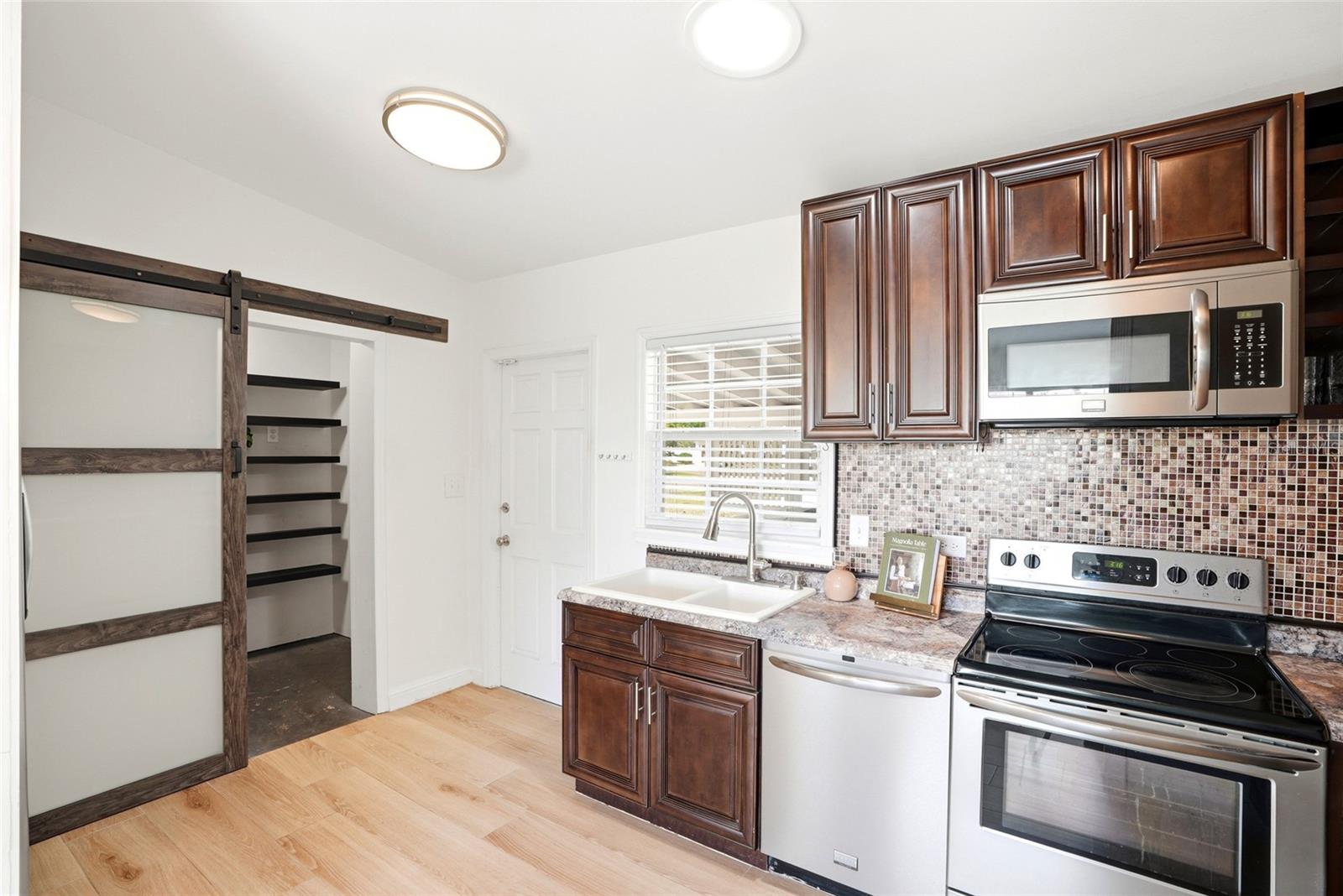 4030 MARLIN DR SE, ST PETERSBURG, FL — photo 8
