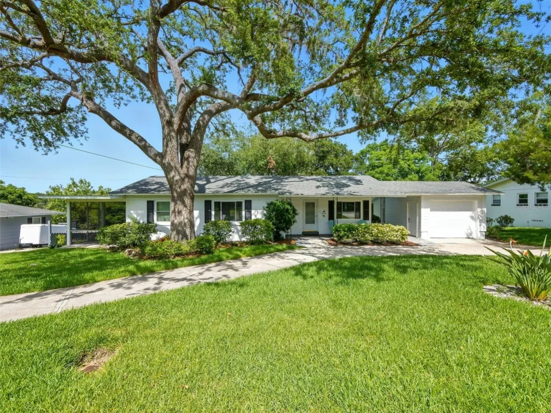 1426 CRESTVIEW DR, MOUNT DORA, FL