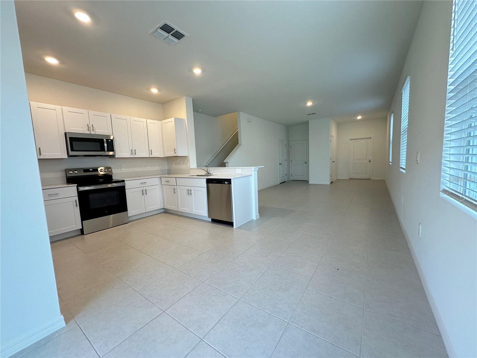 2655 BUTTERCUP LUCINE LN, RUSKIN, FL — photo 4