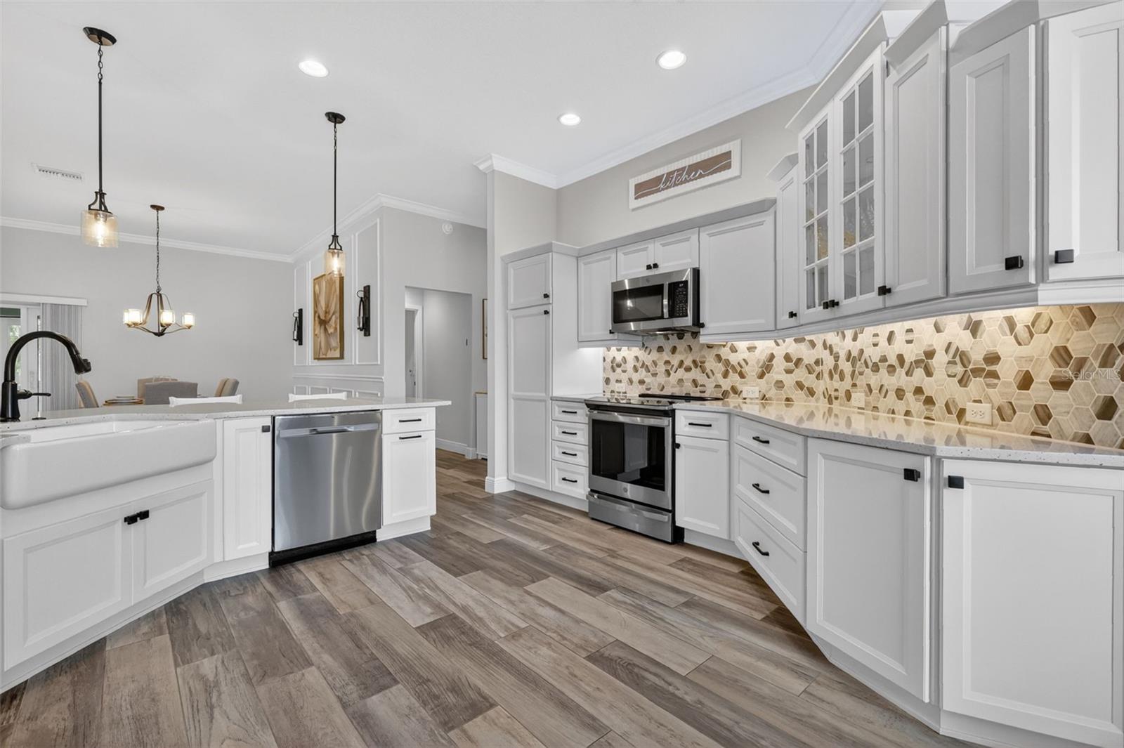 6328 MERHOTTEIN LOOP, THE VILLAGES, FL — photo 9