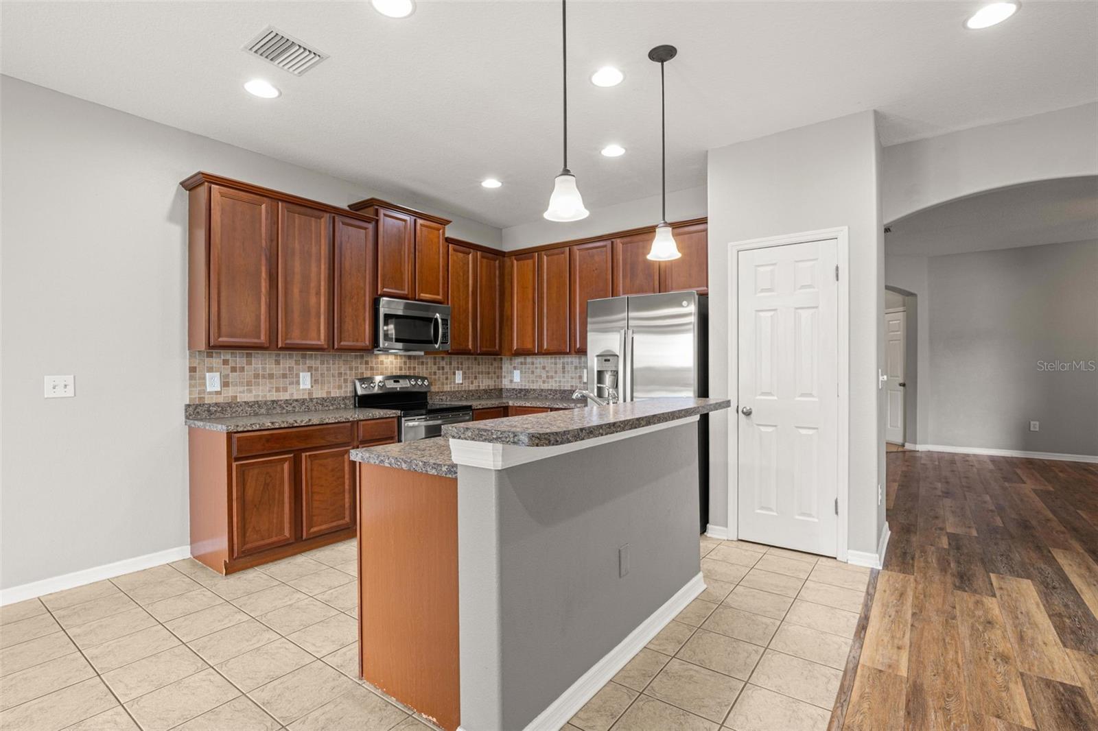 10284 NEWMINSTER LOOP, RUSKIN, FL — photo 15