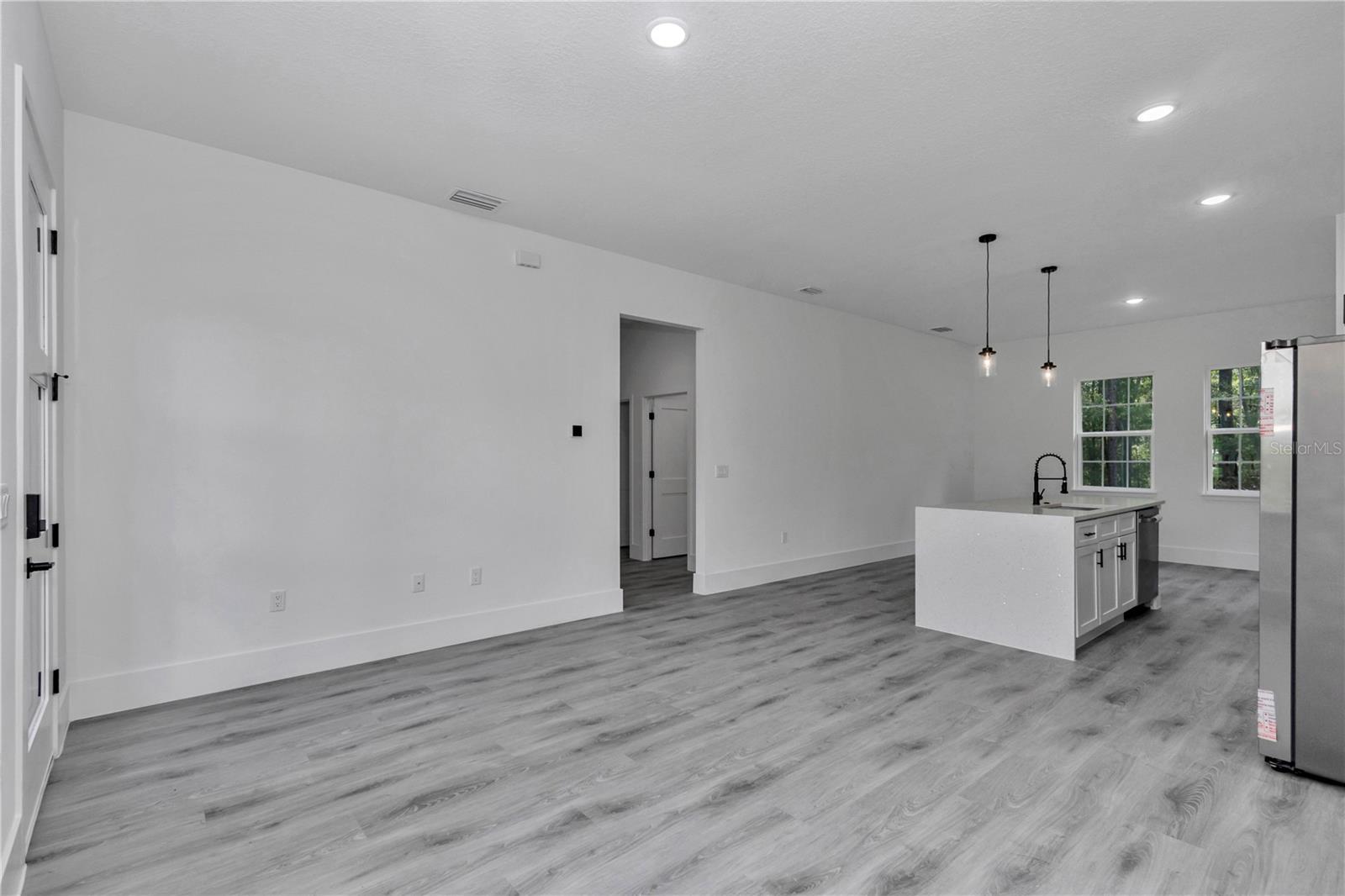 219 E CALDWELL DR, DUNNELLON, FL — photo 15