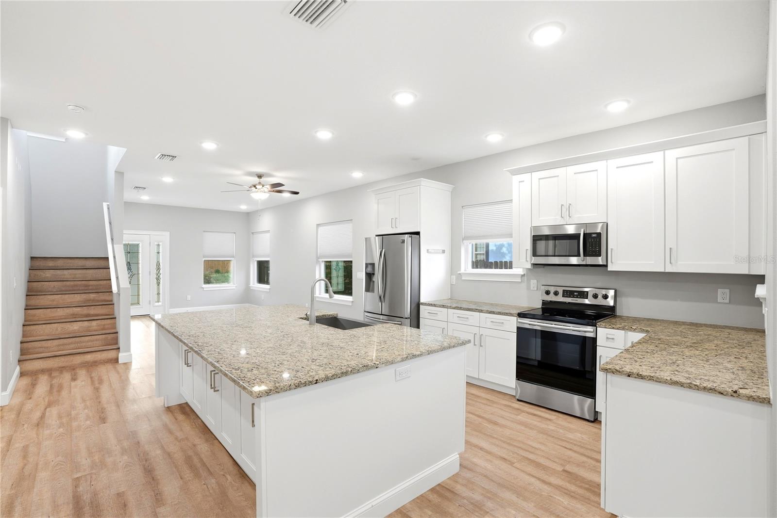 1712 31ST AVE N, ST PETERSBURG, FL — photo 11