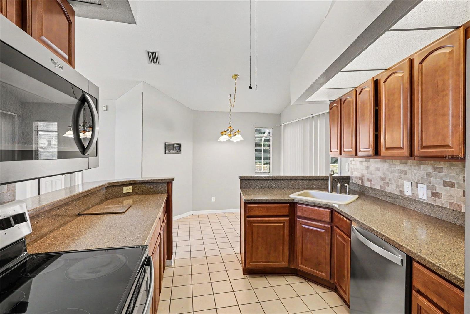 13037 EVERARD DR, SPRING HILL, FL — photo 14