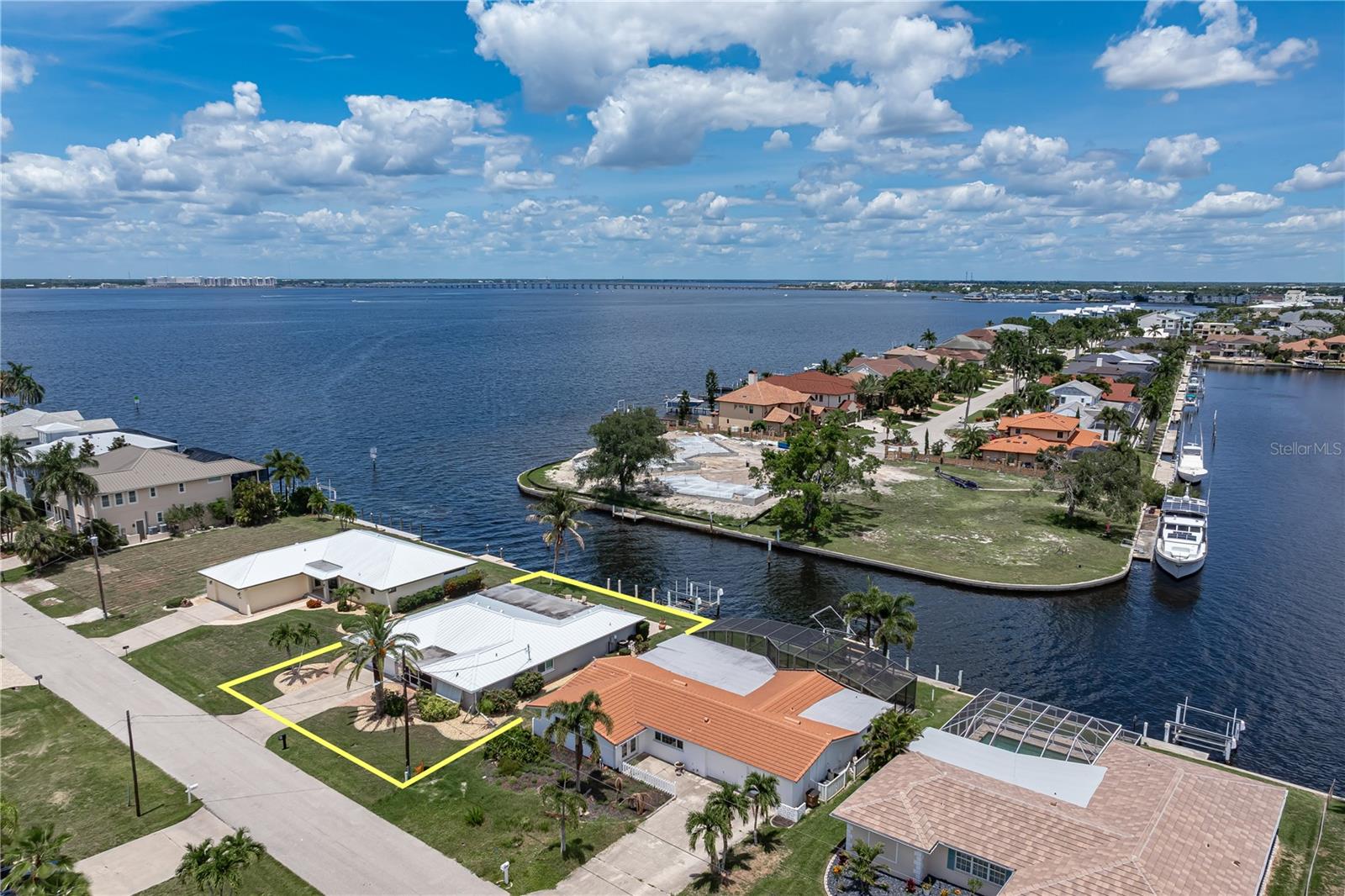 2211 PALM TREE DR, PUNTA GORDA, FL