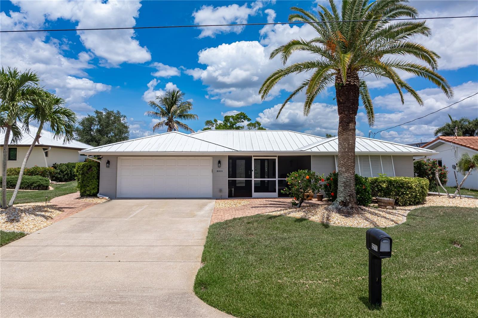 2211 PALM TREE DR, PUNTA GORDA, FL — photo 2