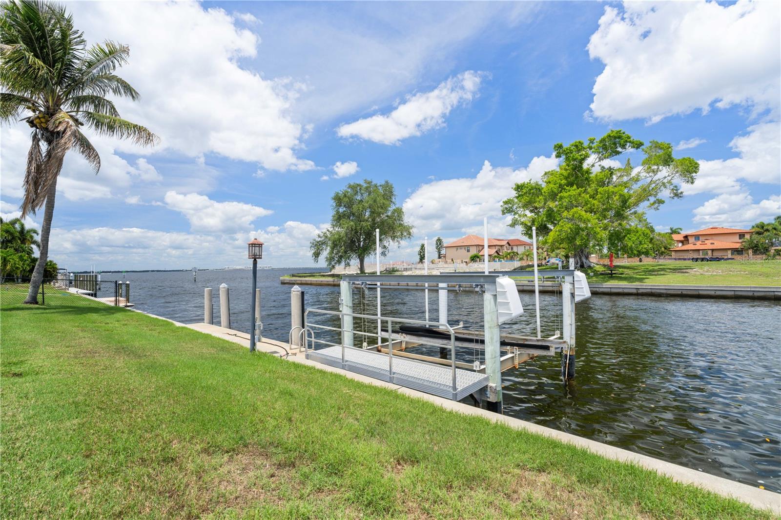 2211 PALM TREE DR, PUNTA GORDA, FL — photo 6