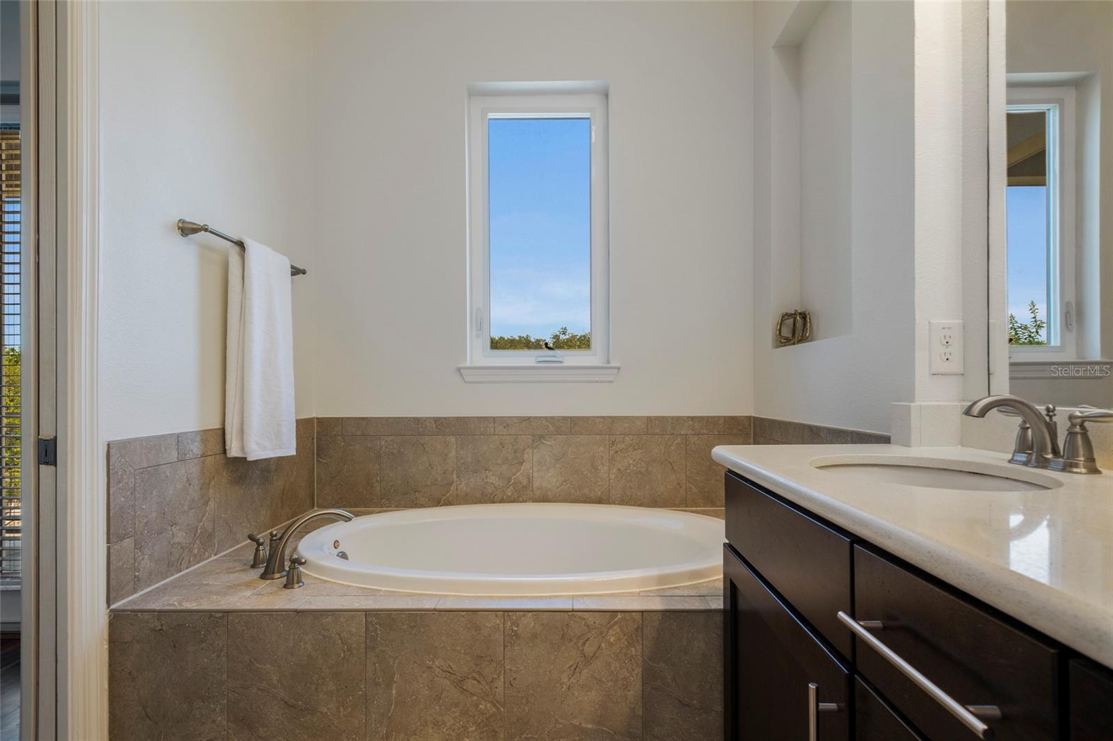9037 LAUREATE BLVD, ORLANDO, FL — photo 38