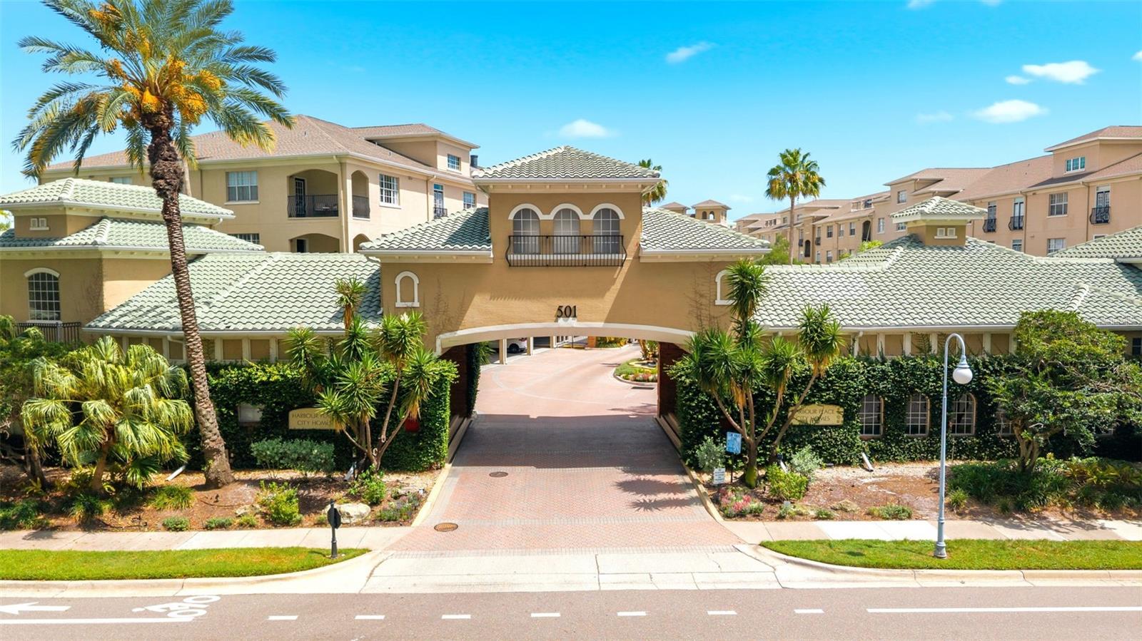 501 KNIGHTS RUN AVE #1325, TAMPA, FL