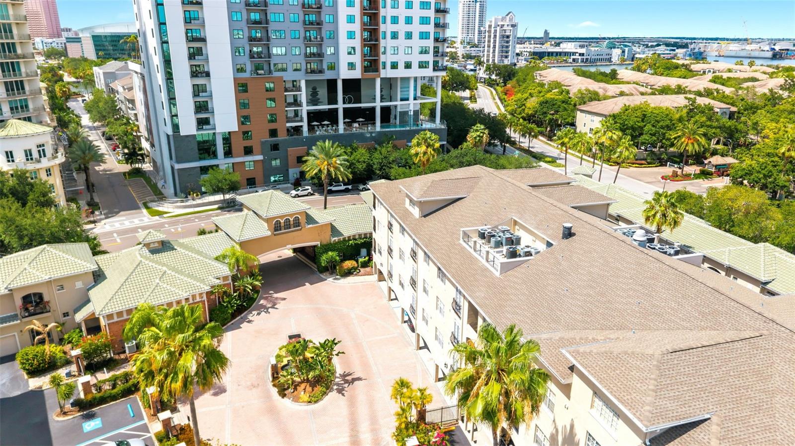 501 KNIGHTS RUN AVE #1325, TAMPA, FL — photo 37
